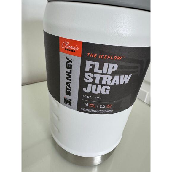 Stanley IceFlow Flip Straw Jug with Handle 40 oz| Twist On Lid and Flip Up Straw - Picture 2 of 7